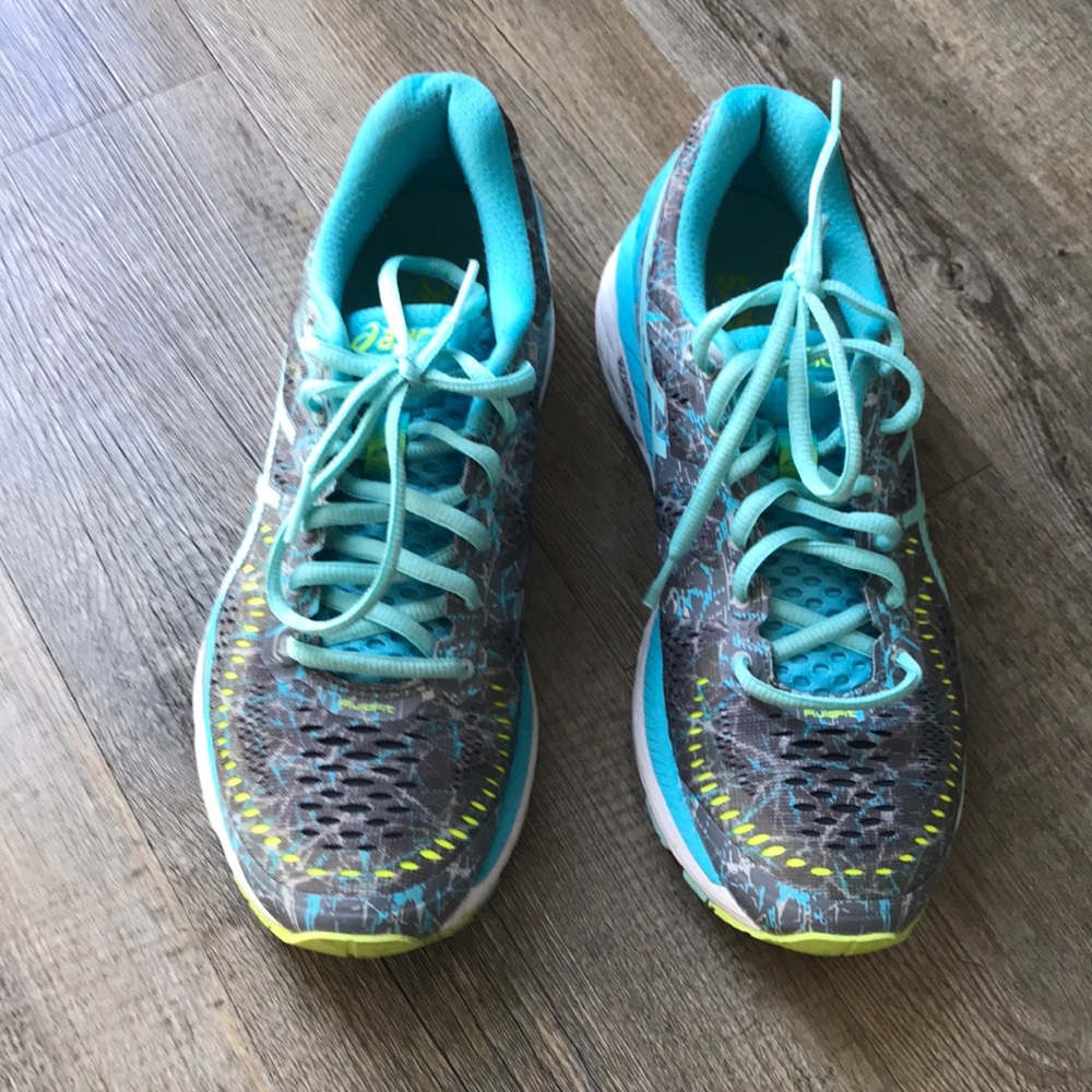 ASICS - Picture 2 of 4